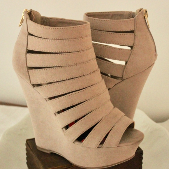 Madden Girl Kiickit Caged Platform Wedge - Picture 1 of 8